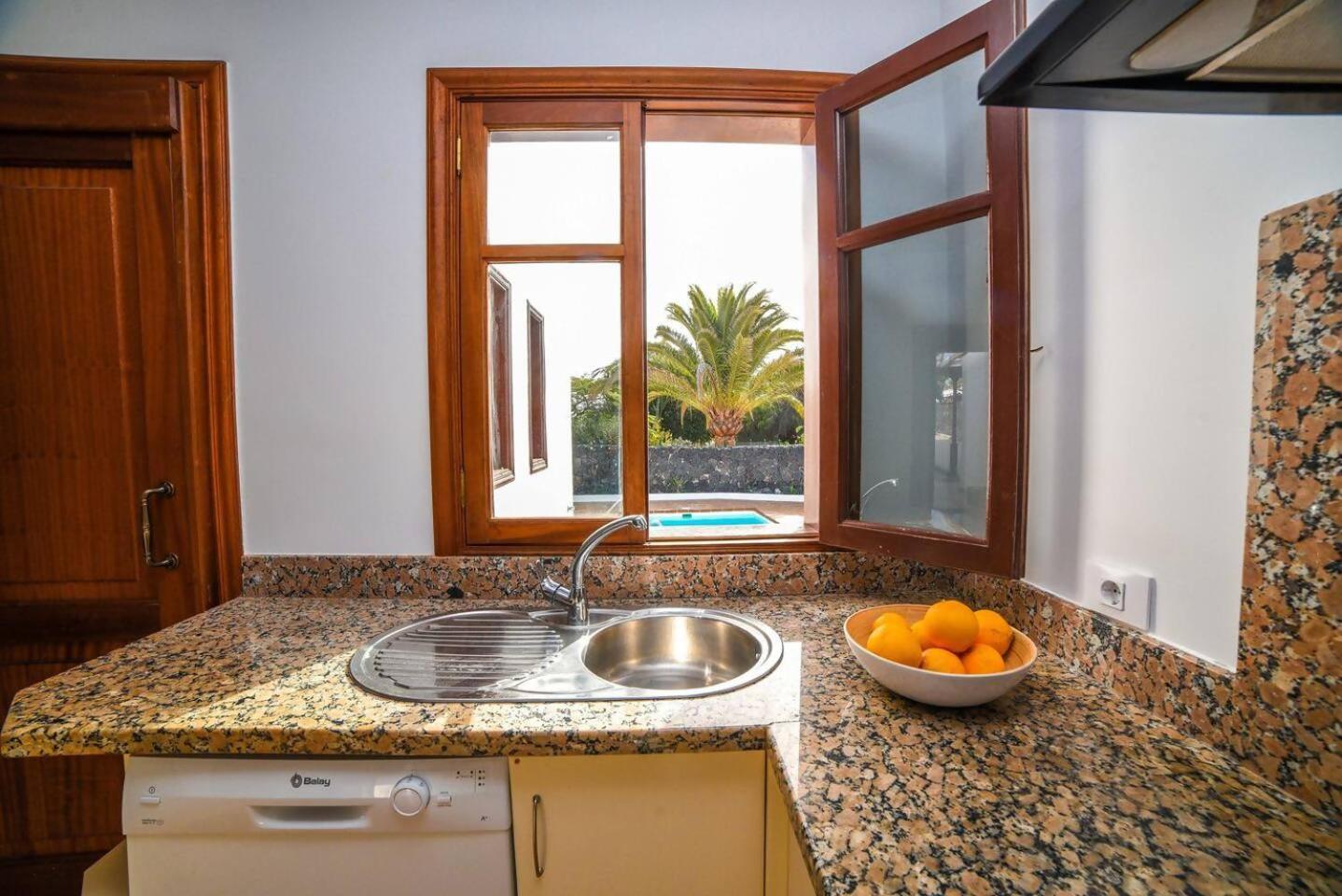 Agradable Y Familiar Con Piscina Casa Inima Villa Playa Blanca  Eksteriør bilde